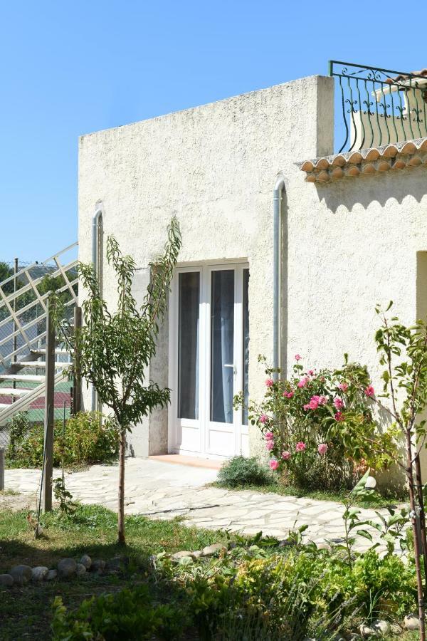 Chambre D'Hotes Du Charme Provencal Senas Exterior photo